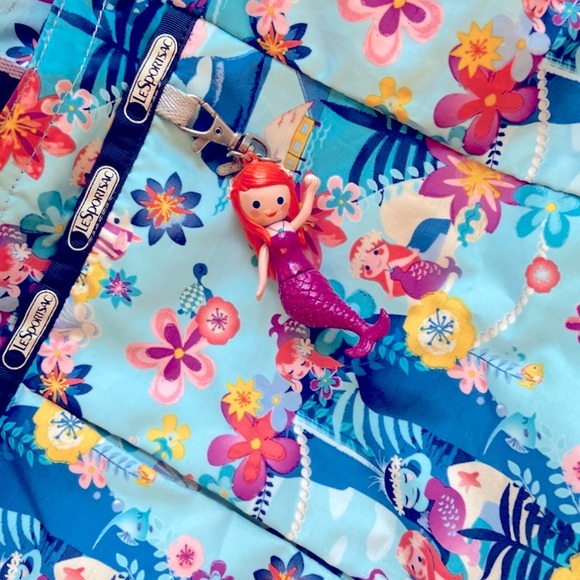 RARE LeSportSac Disney Its a Small
World Tahitian Dreams
Mermaid LARGE tote - Picture 3 of 7